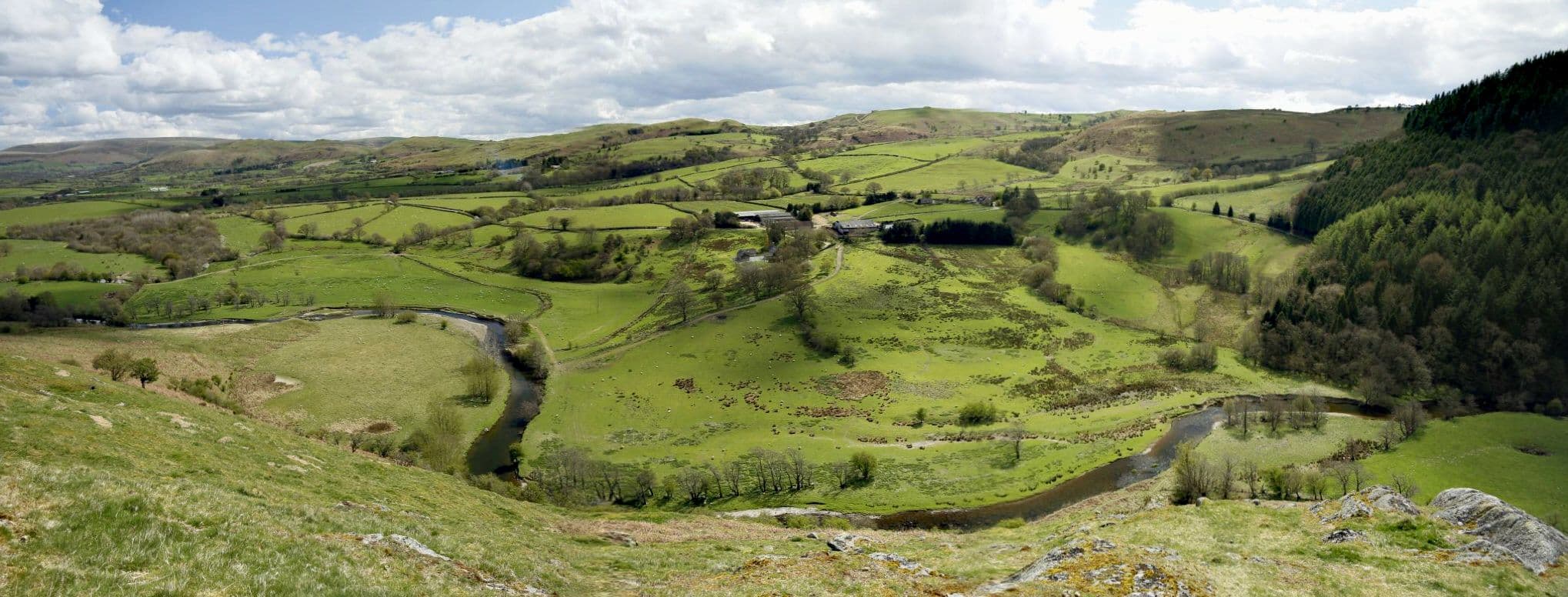 Cefnllys Castle, Powys — Panoramic looking down on the River Ithon from Cefnllys Castle