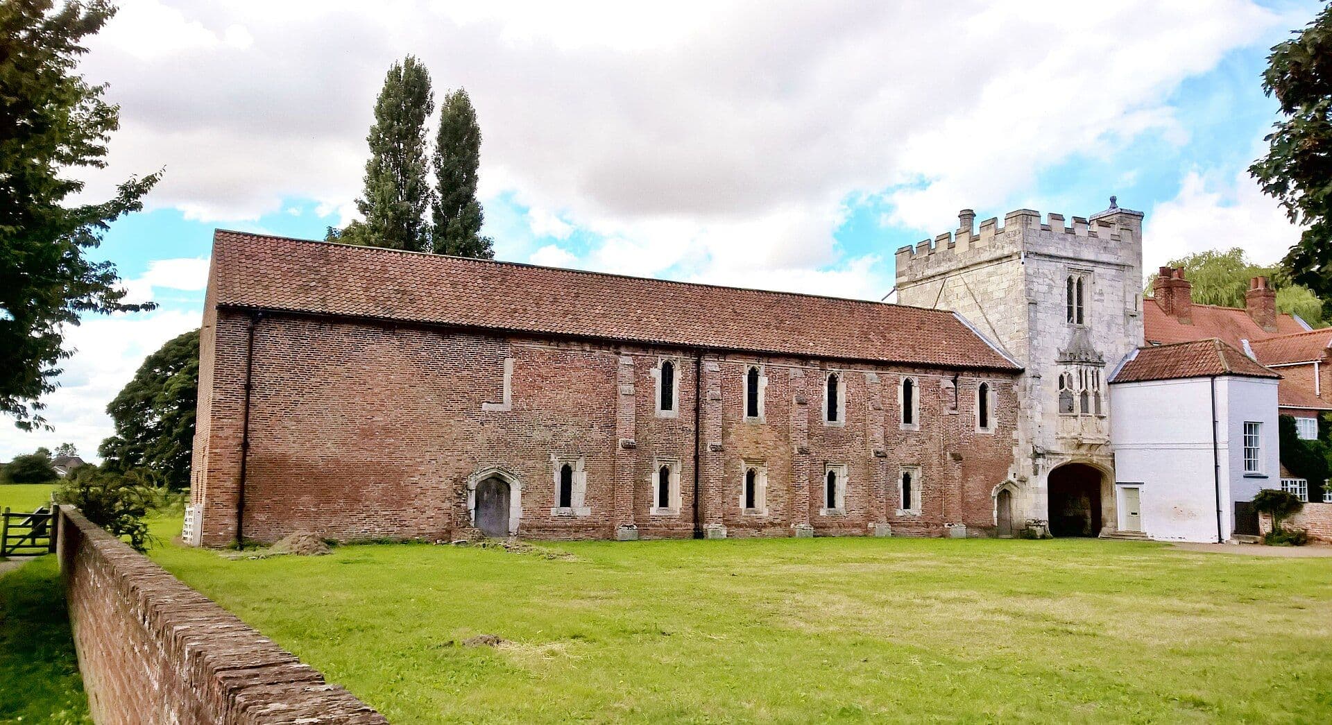 Cawood Castle, North Yorkshire — Gatehouse to Cawood Castle