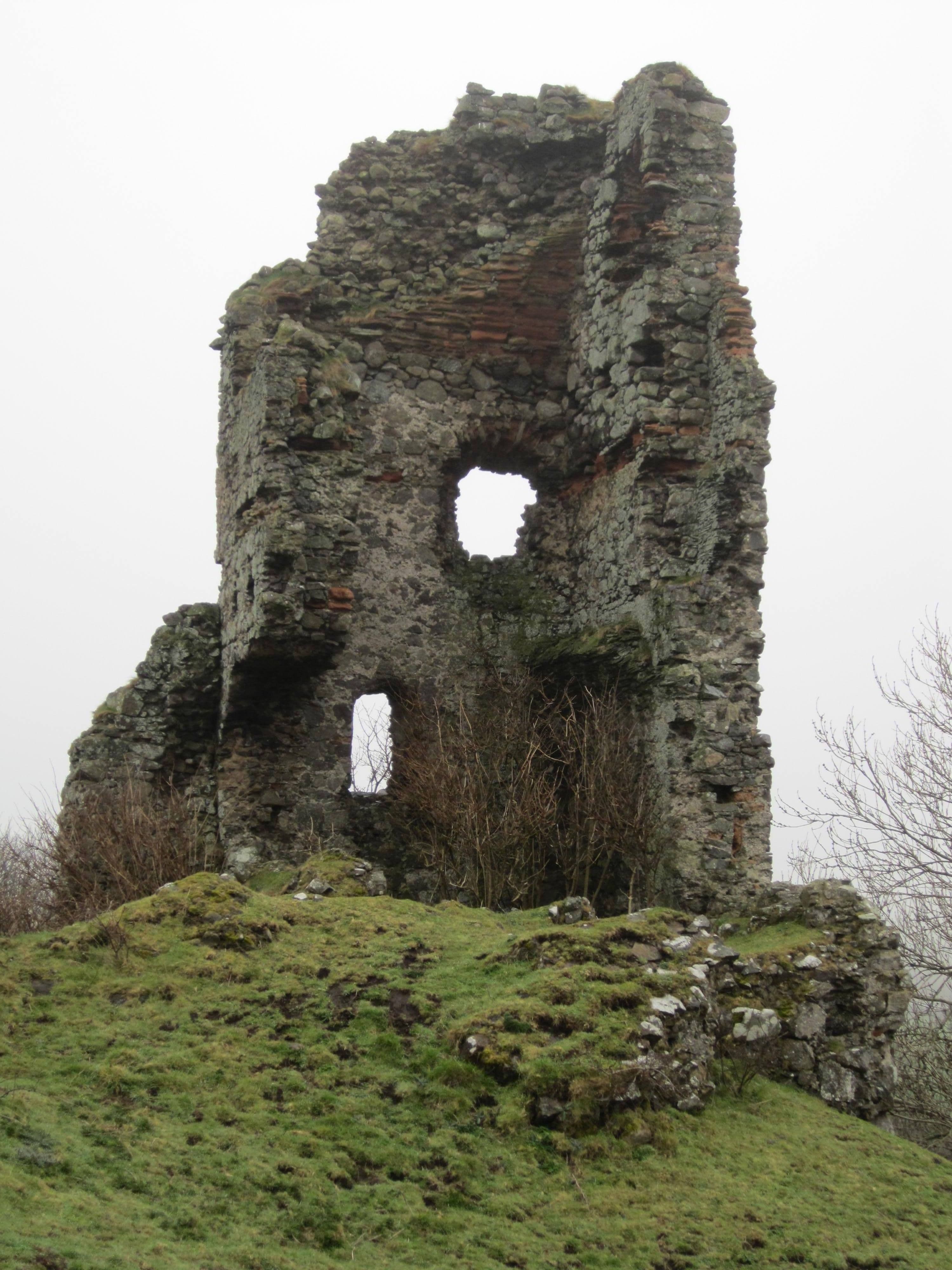 Ardstinchar Castle in ruins