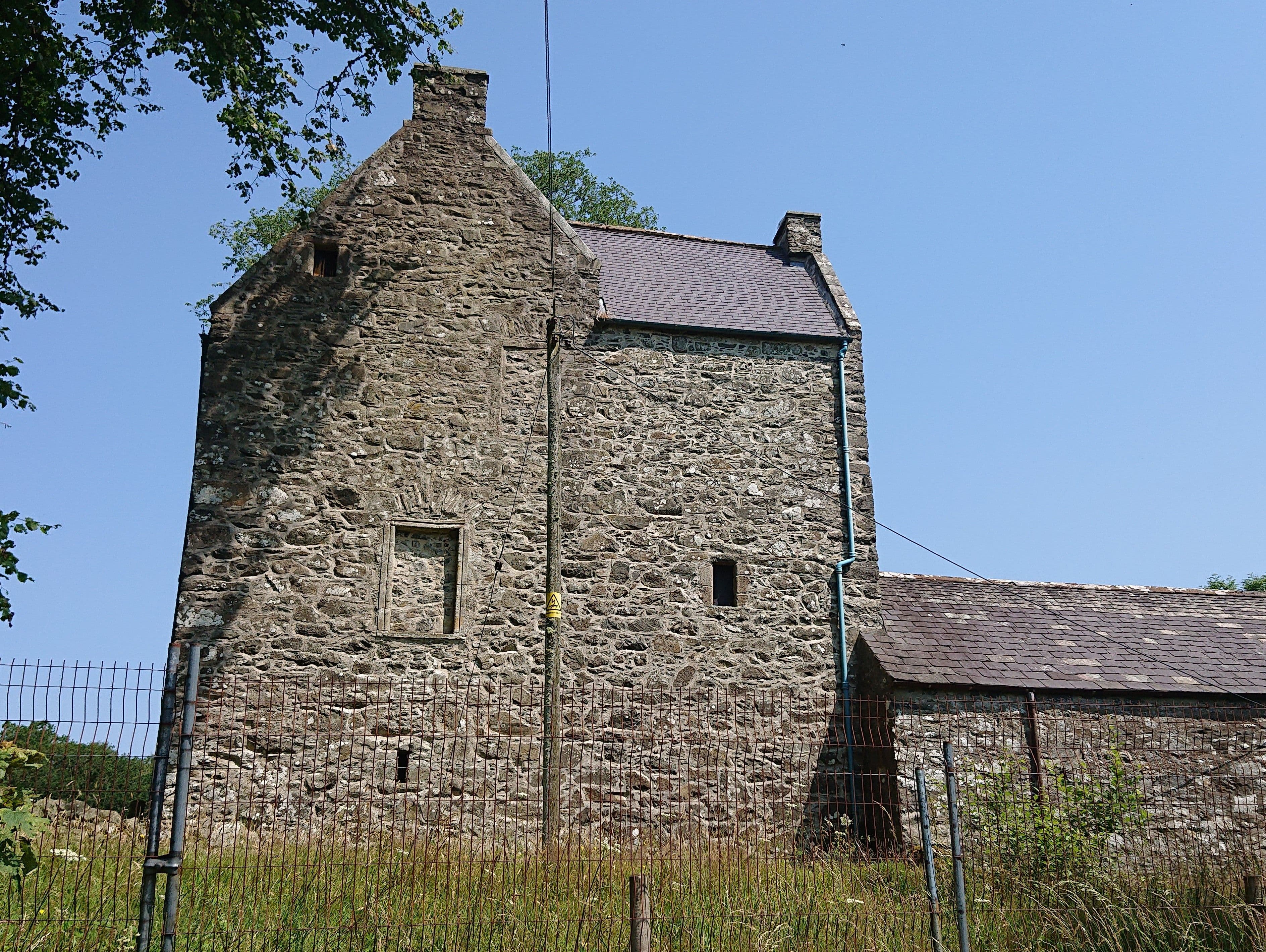 Earlstoun Castle, Dumfries and Galloway — The south-west face of Earlstoun Castle
