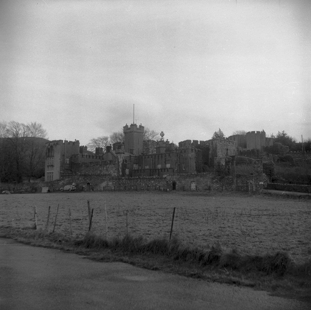 Bryn Bras Castle, Llanrug