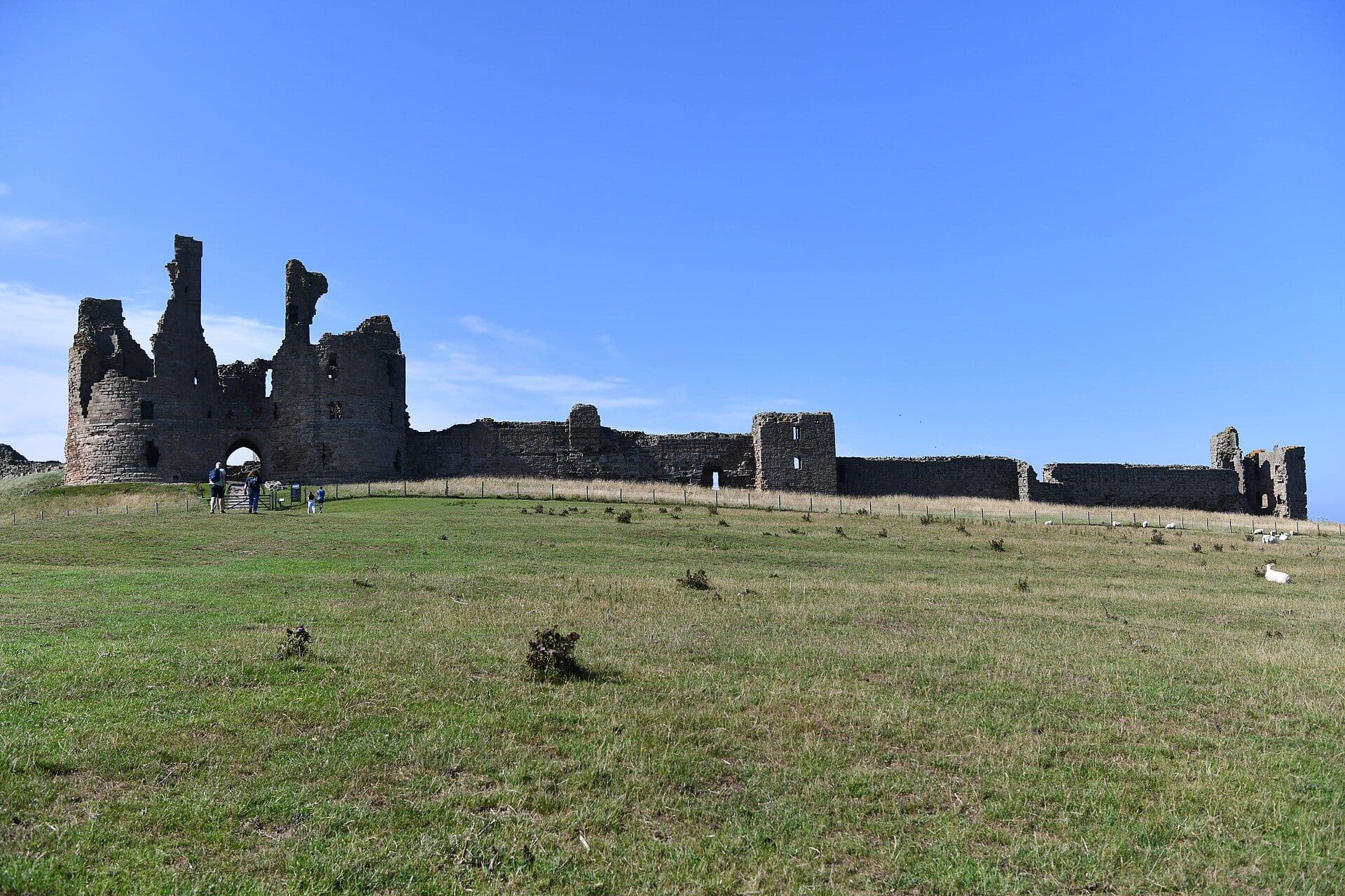 Dunstanburgh Castle, Northumberland — Craster, the walk to Dunstanburgh Castle: The castle