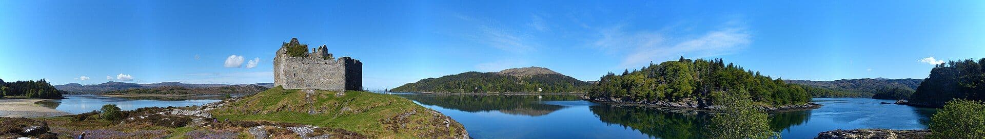 Castle Tioram, Highland — Panorama of Castle Tioram, Loch Moidart, Lochaber, Scotland