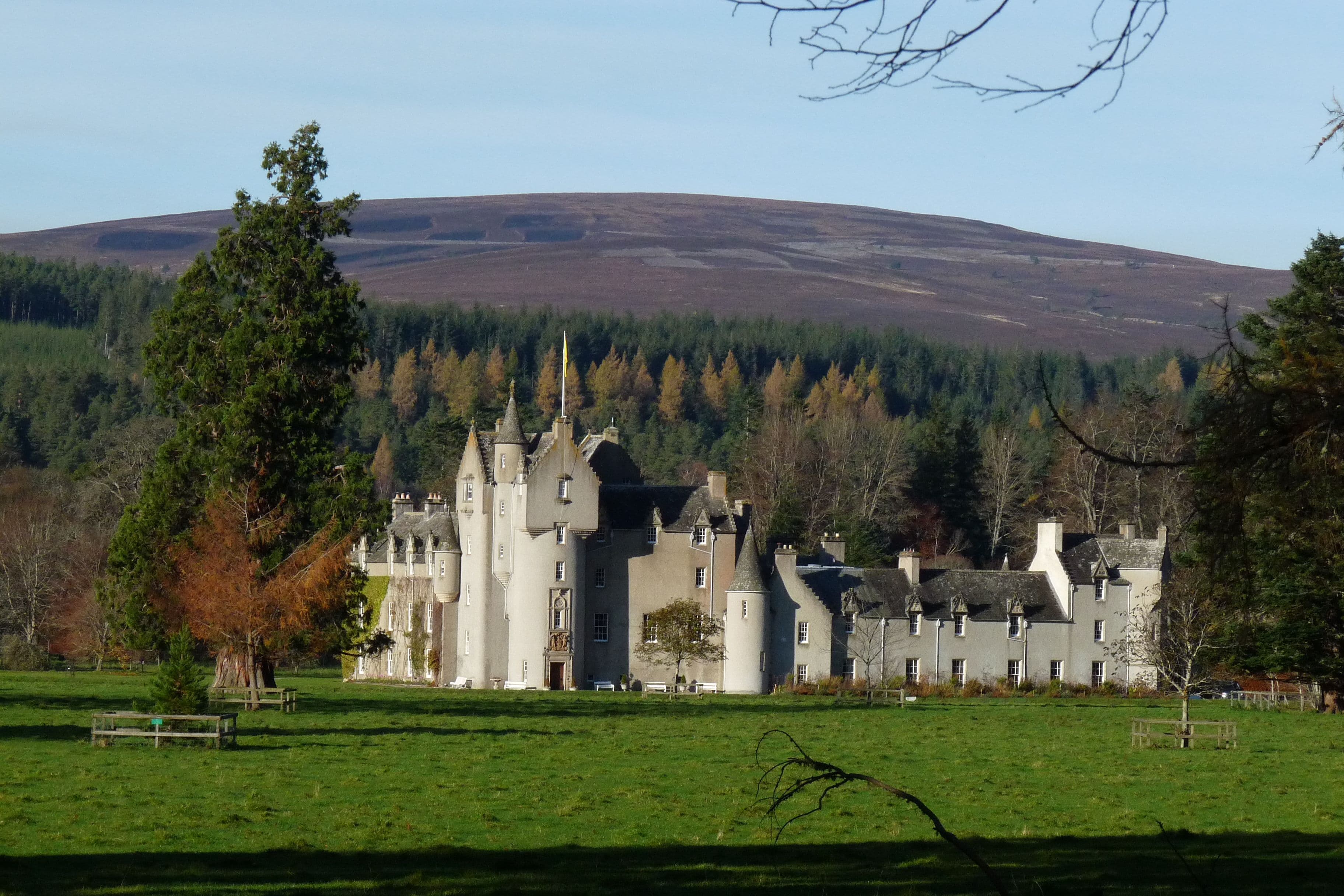 Ballindalloch Castle
