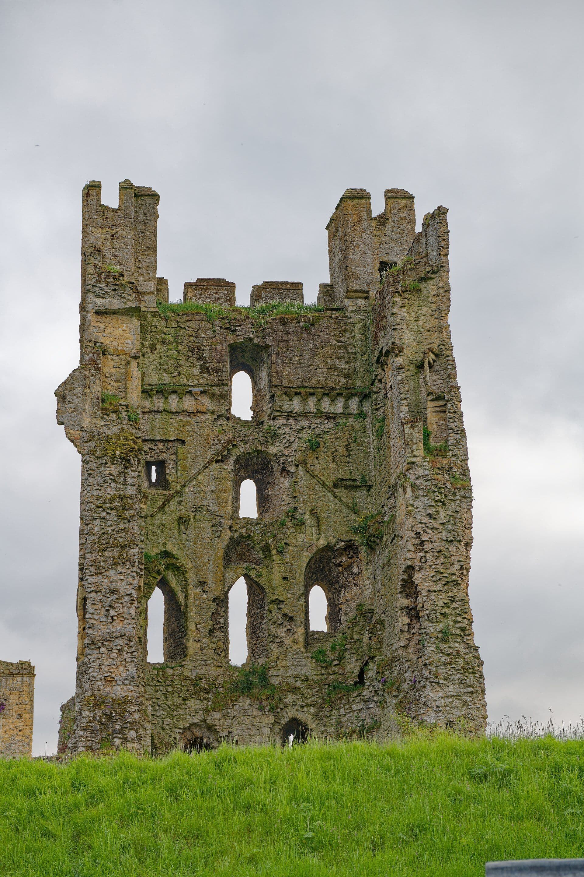Helmsley Castle, North Yorkshire — Helmsley: Helmsley Castle, Tower