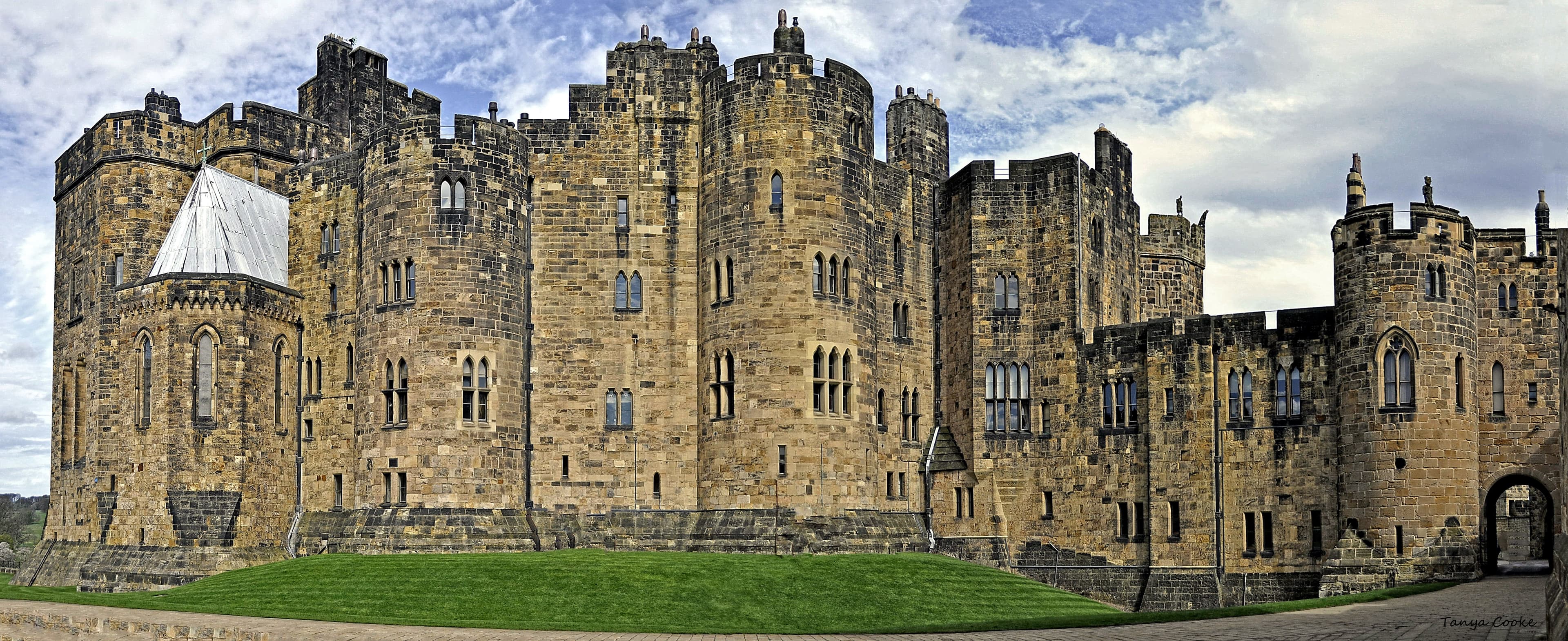 THE CASTLE, STABLE COURT AND COVERED RIDING SCHOOL INCLUDING WEST WALL OF RIDING SCHOOL
.mw-parser-output .messagebox{margin:4px 0;width:auto;border-collapse:collapse;border:2px solid var(--border-color-progressive,#6485d1);background-color:var(--background-color-neutral-subtle,#fbfcff);color:var(--color-base,#202122);box-sizing:border-box;border-inline-start-width:8px}.mw-parser-output .messagebox.mbox-small{font-size:88%;line-height:1.25em}.mw-parser-output .mbox-warning,.mw-parser-output .mbox-speedy{border:2px solid var(--border-color-error,#b22222);background:var(--background-color-error-subtle,#ffdbdb);border-inline-start-width:8px}.mw-parser-output .mbox-serious,.mw-parser-output .mbox-delete,.mw-parser-output .mbox-stop{border:2px solid var(--border-color-error,#b22222);border-inline-start-width:8px}.mw-parser-output .mbox-issue,.mw-parser-output .mbox-content{border:2px solid #f28500;background:var(--background-color-warning-subtle,#ffe);border-inline-start-width:8px}.mw-parser-output .mbox-query,.mw-parser-output .mbox-style{border:2px solid #f4c430;background:var(--background-color-warning-subtle,#ffe);border-inline-start-width:8px}.mw-parser-output .mbox-shit{border:2px solid #960;border-inline-start-width:8px}.mw-parser-output .mbox-license{border:2px solid #88a;border-inline-start-width:initial}.mw-parser-output .mbox-legal{border:2px solid var(--border-color-notice,#666);background:var(--background-color-base,#fff);border-inline-start-width:8px}.mw-parser-output .mbox-honor{border:2px solid #ca3;background:var(--background-color-warning-subtle,#fcf4db);border-inline-start-width:8px}.mw-parser-output .mbox-growth{border:2px solid #8d4;background:var(--background-color-success-subtle,#d5fdf4);border-inline-start-width:8px}.mw-parser-output .mbox-move{border:2px solid #93c;border-inline-start-width:8px}.mw-parser-output .mbox-protection,.mw-parser-output .mbox-message{border:2px solid var(--border-color-base,#aaa);border-inline-start-width:8px}.mw-parser-output .messagebox .mbox-text{border:none;padding:0.25em 0.9em;width:100%}.mw-parser-output .messagebox .mbox-image{border:none;padding:2px 0 2px 0.9em;text-align:center}.mw-parser-output .messagebox .mbox-imageright{border:none;padding:2px 0.9em 2px 0;text-align:center}.mw-parser-output .messagebox .mbox-empty-cell{border:none;padding:0;width:1px}.mw-parser-output .messagebox .mbox-invalid-type{text-align:center}@media(min-width:720px){.mw-parser-output .messagebox{margin:4px 10%}.mw-parser-output .messagebox.mbox-small{clear:right;float:right;margin:4px 0 4px 1em;width:238px}}body.skin--responsive .mw-parser-output table.messagebox img{max-width:none!important}Wikidata has entry Alnwick Castle (Q1320427) with data related to this building.
