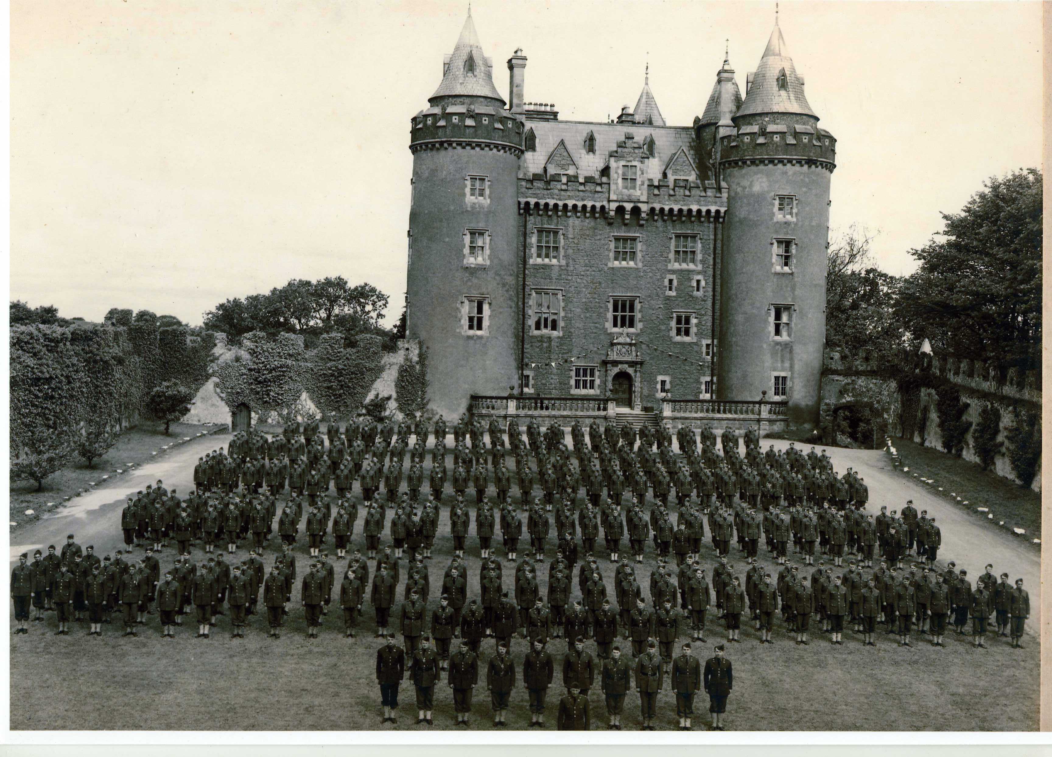 Killyleagh Castle, Newry, Mourne and Down — Group photograph of U.S. Army soldiers outside Killyleagh Castle