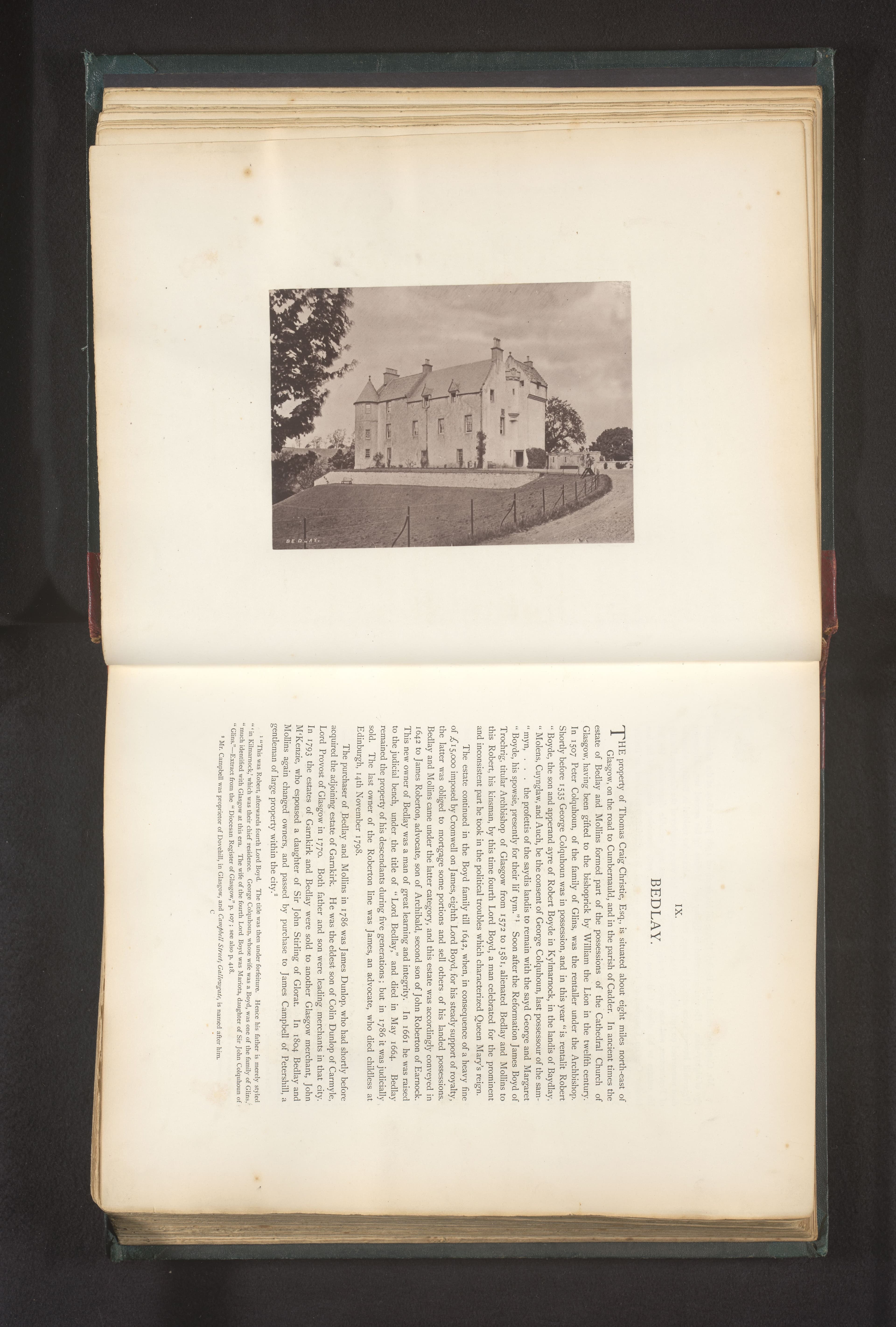 IdentificatieTitel(s): Exterieur van Bedlay Castle te Lanarkshire Bedlay (titel op object)Objecttype: foto bladzijde Objectnummer: RP-F-2001-7-426-9VervaardigingVervaardiger: fotograaf: Thomas Annan Plaats vervaardiging: LanarkshireDatering: ca. 1868 - in of voor 1878Materiaal en TechniekMateriaal: papier Techniek: kooldrukAfmetingen: foto: hoogte 115 mm × breedte 160 mmToelichting: Foto tegenover pagina 17.OnderwerpWat: façade (of house or building), castle Waar: Bedlay Castle Verwerving en rechten:Credit line: Aankoop met steun van de Mondriaan Stichting, het Prins Bernhard Cultuurfonds, het VSBfonds, het Paul Huf Fonds/Rijksmuseum Fonds en het Egbert Kunstfonds Verwerving: aankoop 2001Copyright: Publiek domein